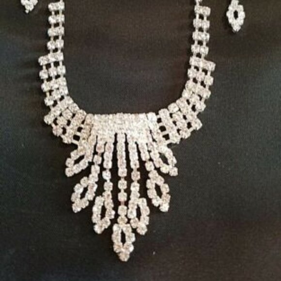 𝅺cubic Zirconia NECKLACE & EARRING SET - Picture 2 of 3